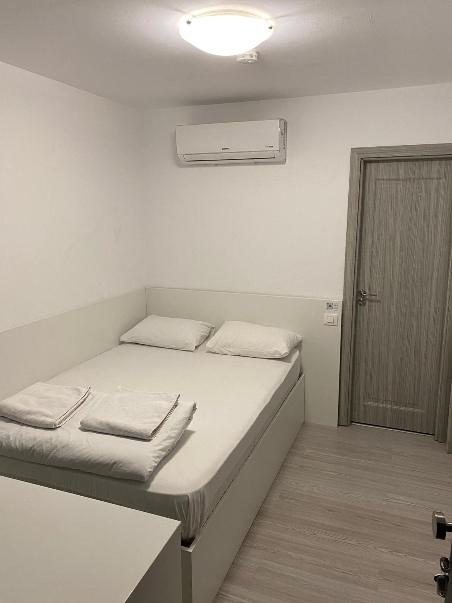 Small Central Bucharest Old Town Studios מראה חיצוני תמונה