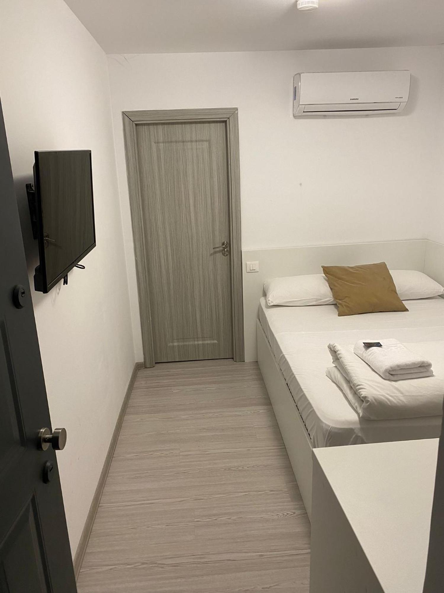 Small Central Bucharest Old Town Studios מראה חיצוני תמונה